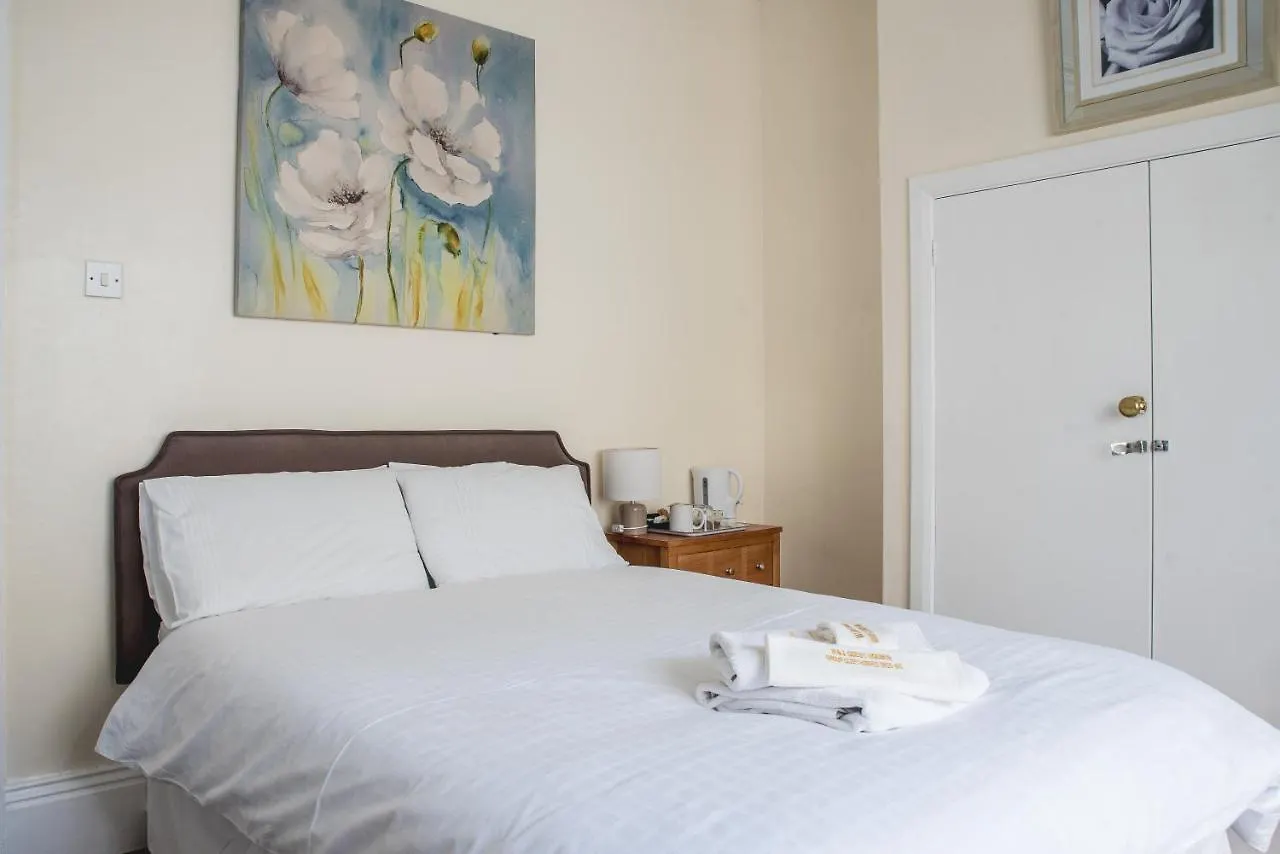 M And J Guest House Cleethorpes